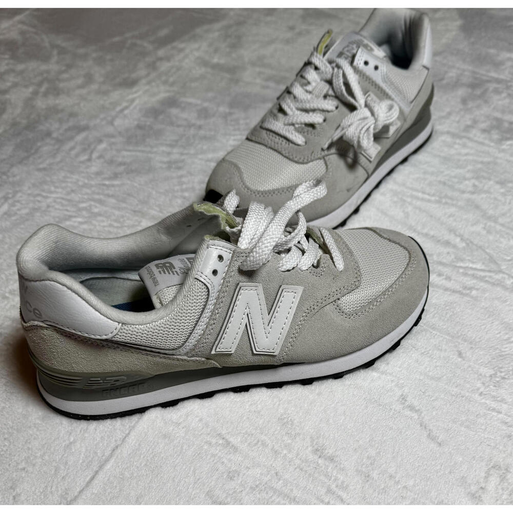 New Balance 574 Core Classic Gray & White Sneakers – Women’s Size 7.5 NWOB